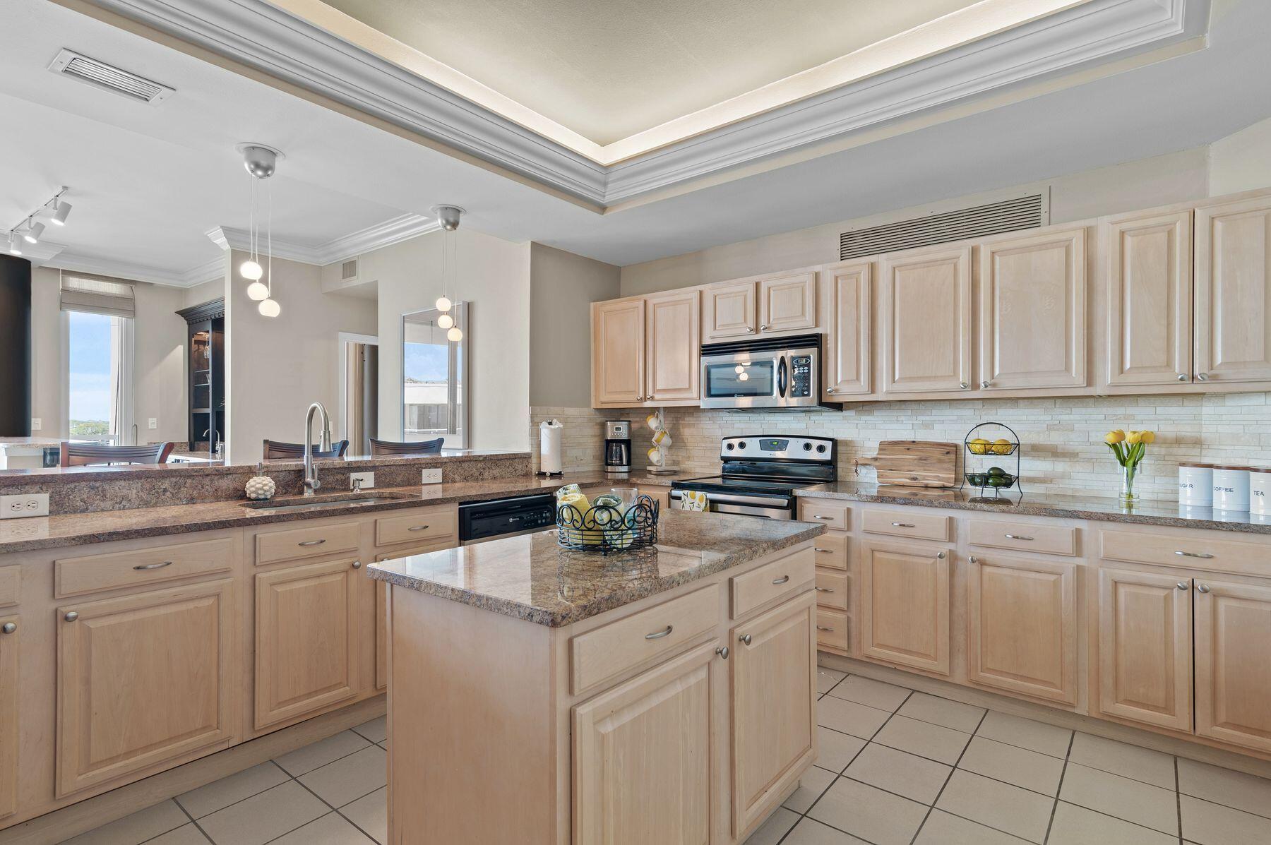EAST PASS TOWERS CONDO PH 2 - Residential