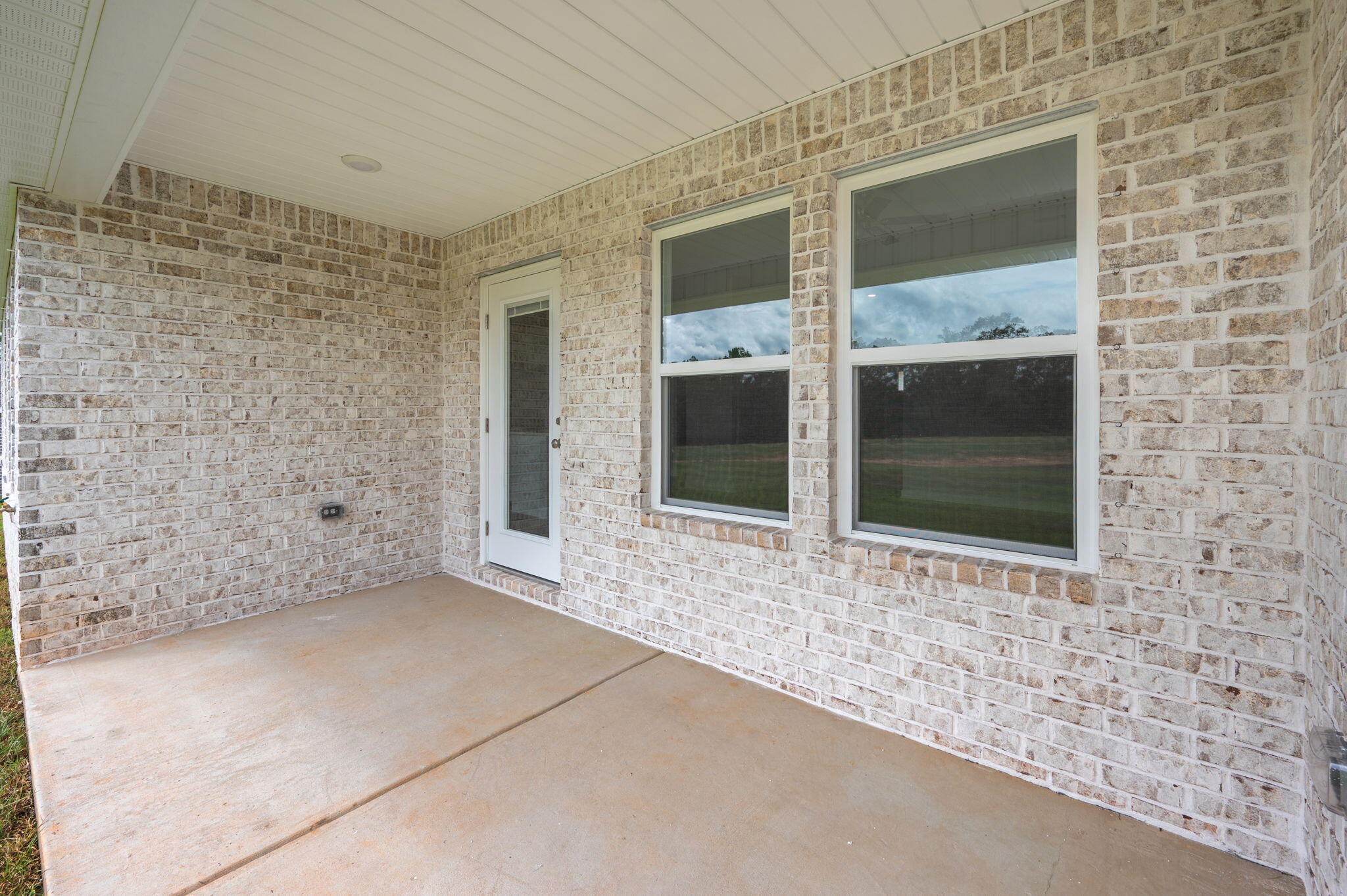 SOUTHERN DAY CHATEAU - Residential