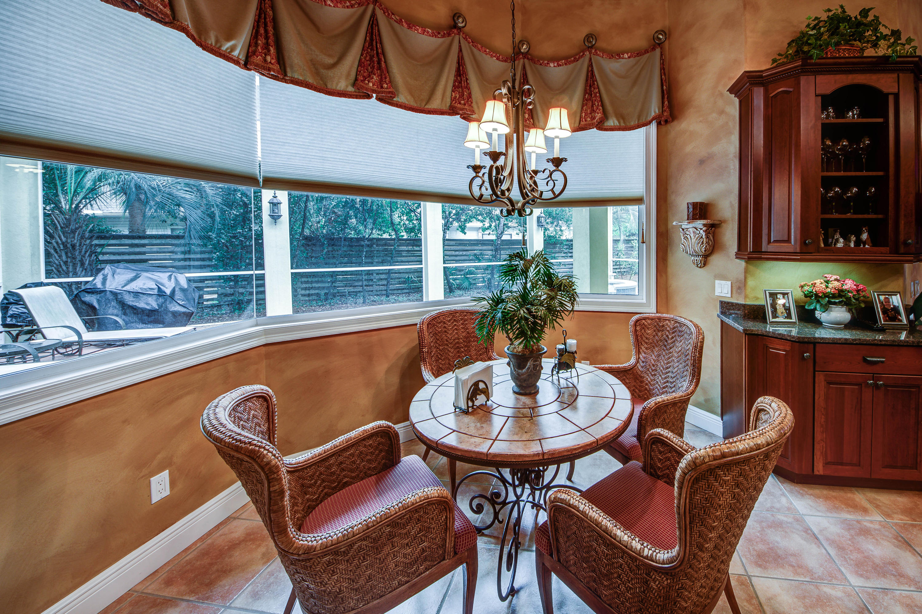 BAYTOWNE AVENUE - Residential