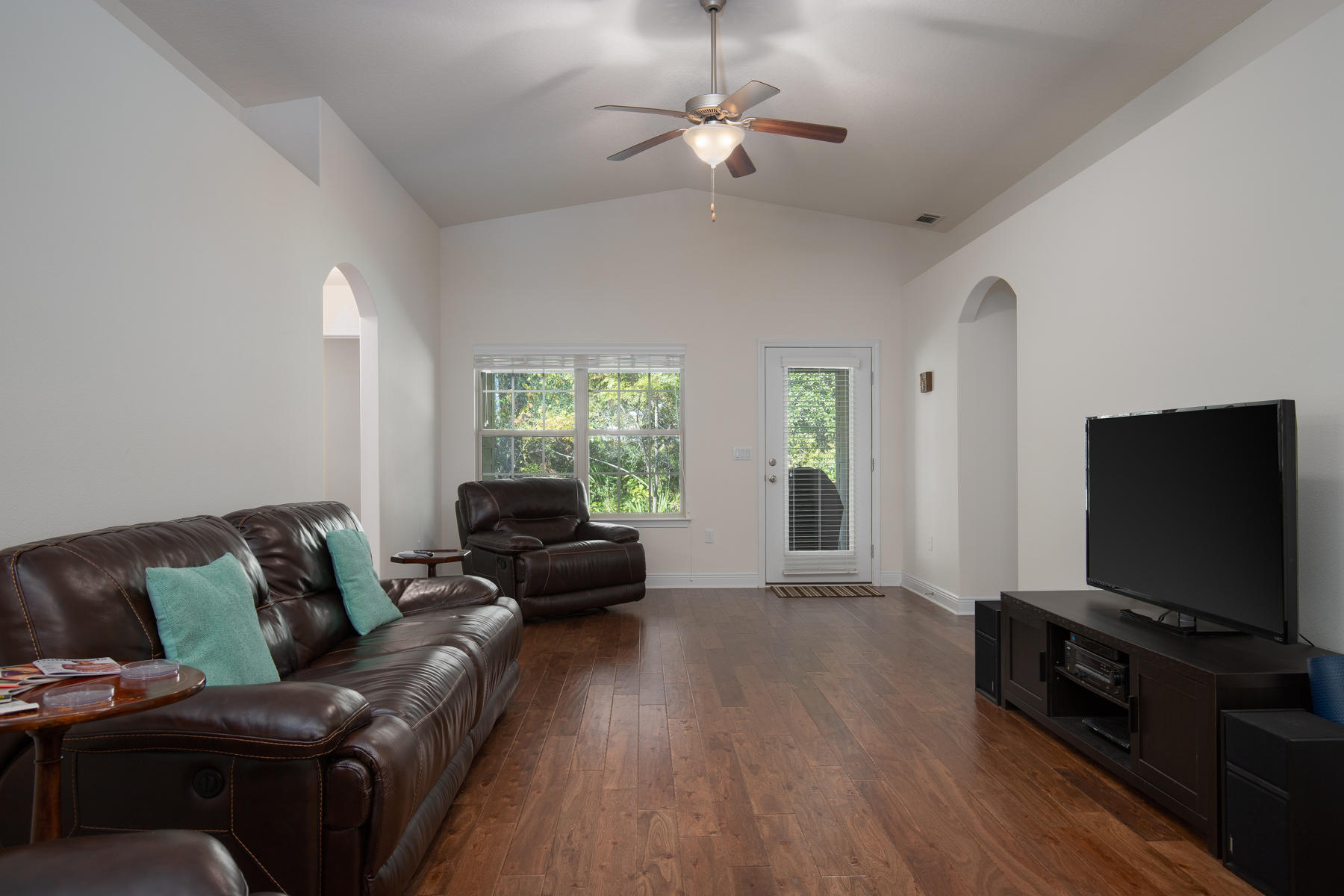 EAGLE BAY - Residential