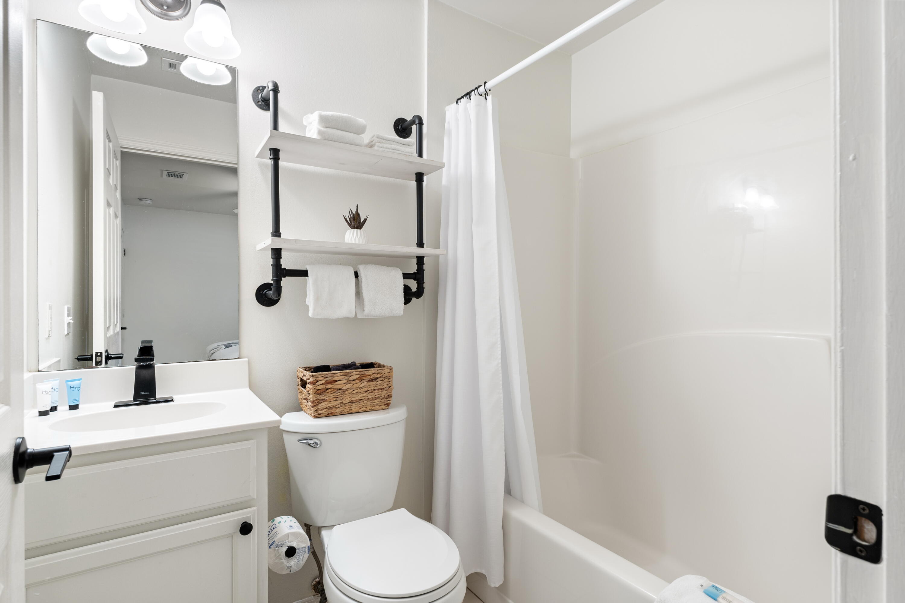 BEACHSIDE VILLAS CONDO - Residential