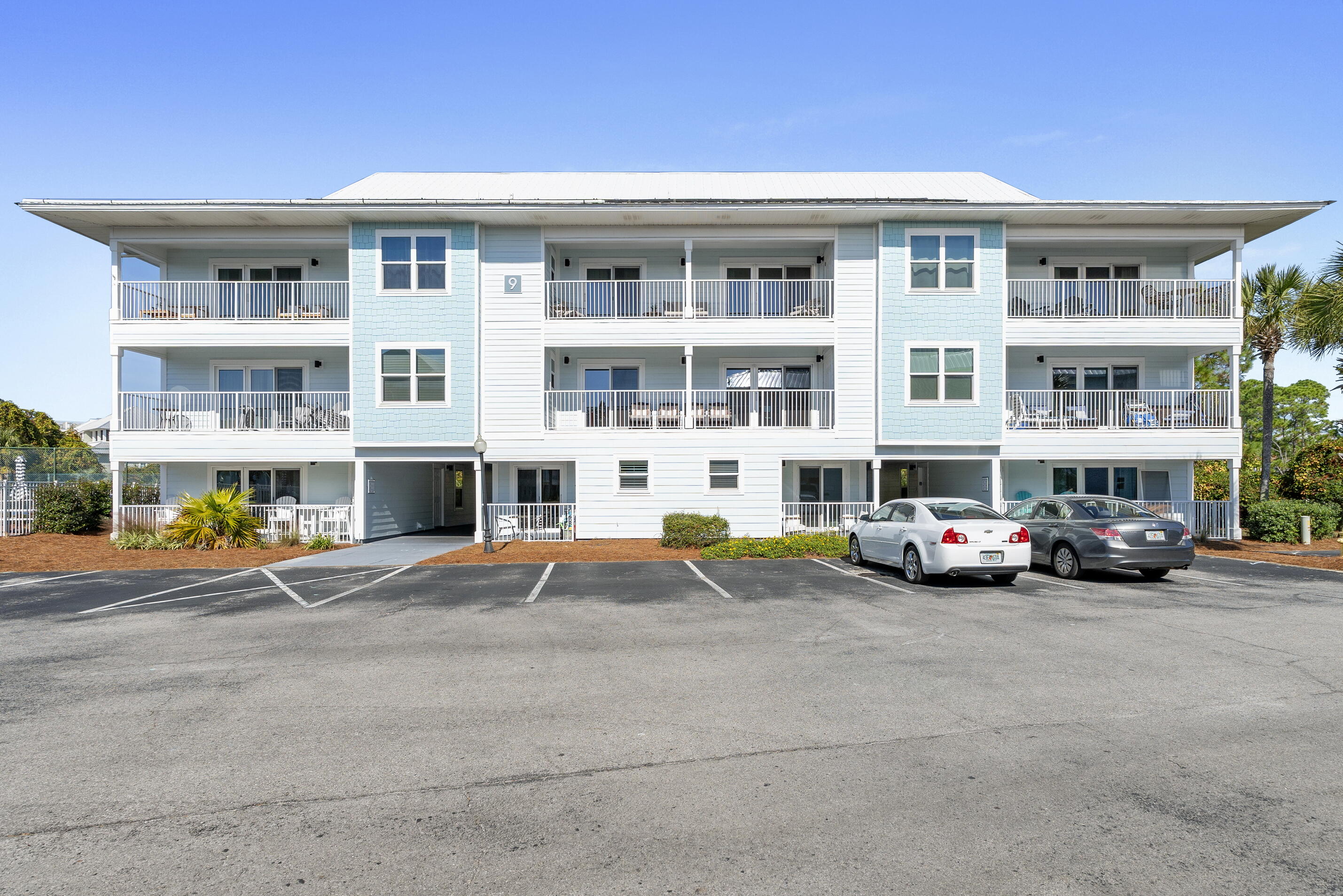 BEACHSIDE VILLAS CONDO - Residential