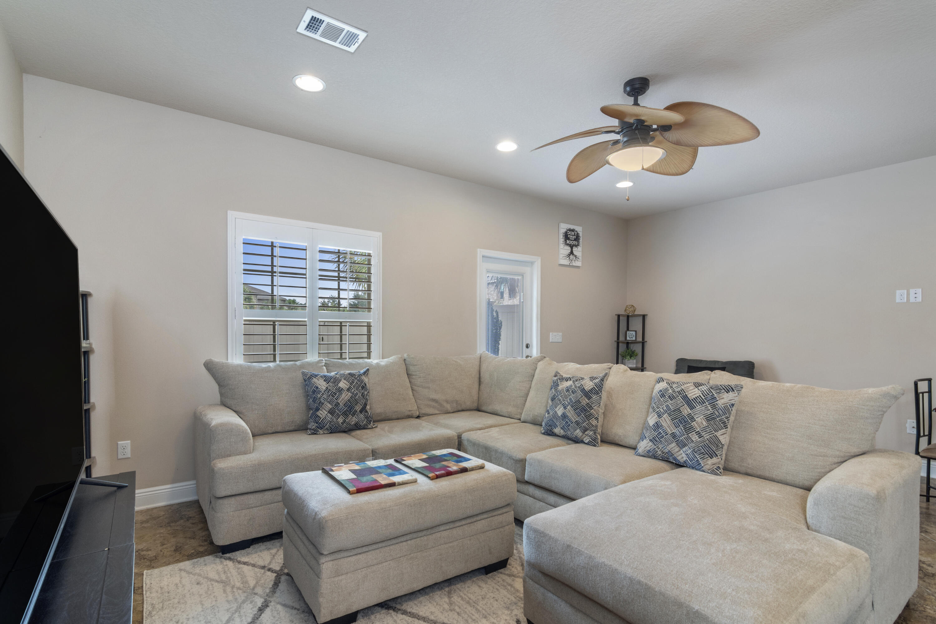 RESERVE POINTE - Residential