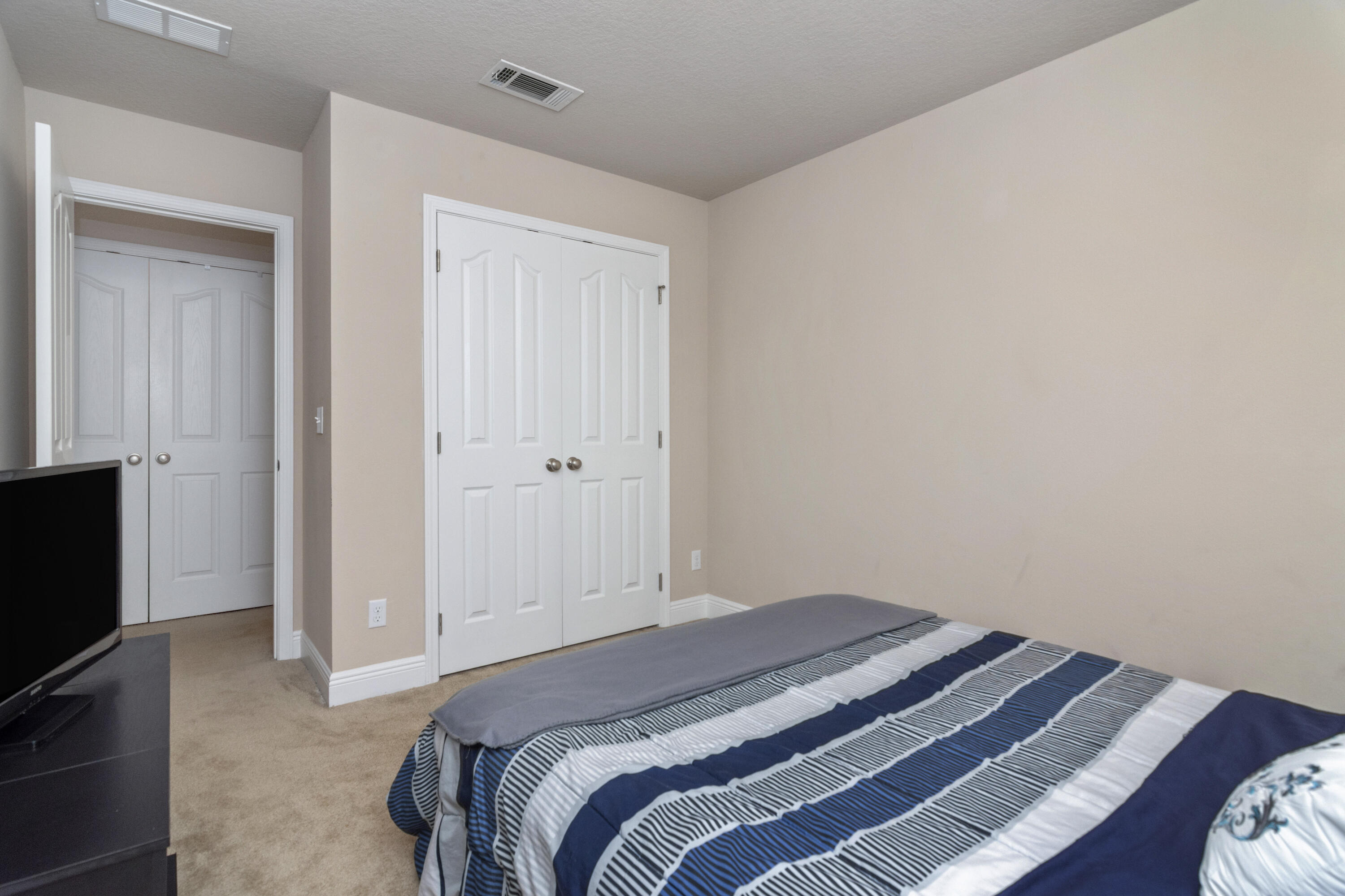 RESERVE POINTE - Residential