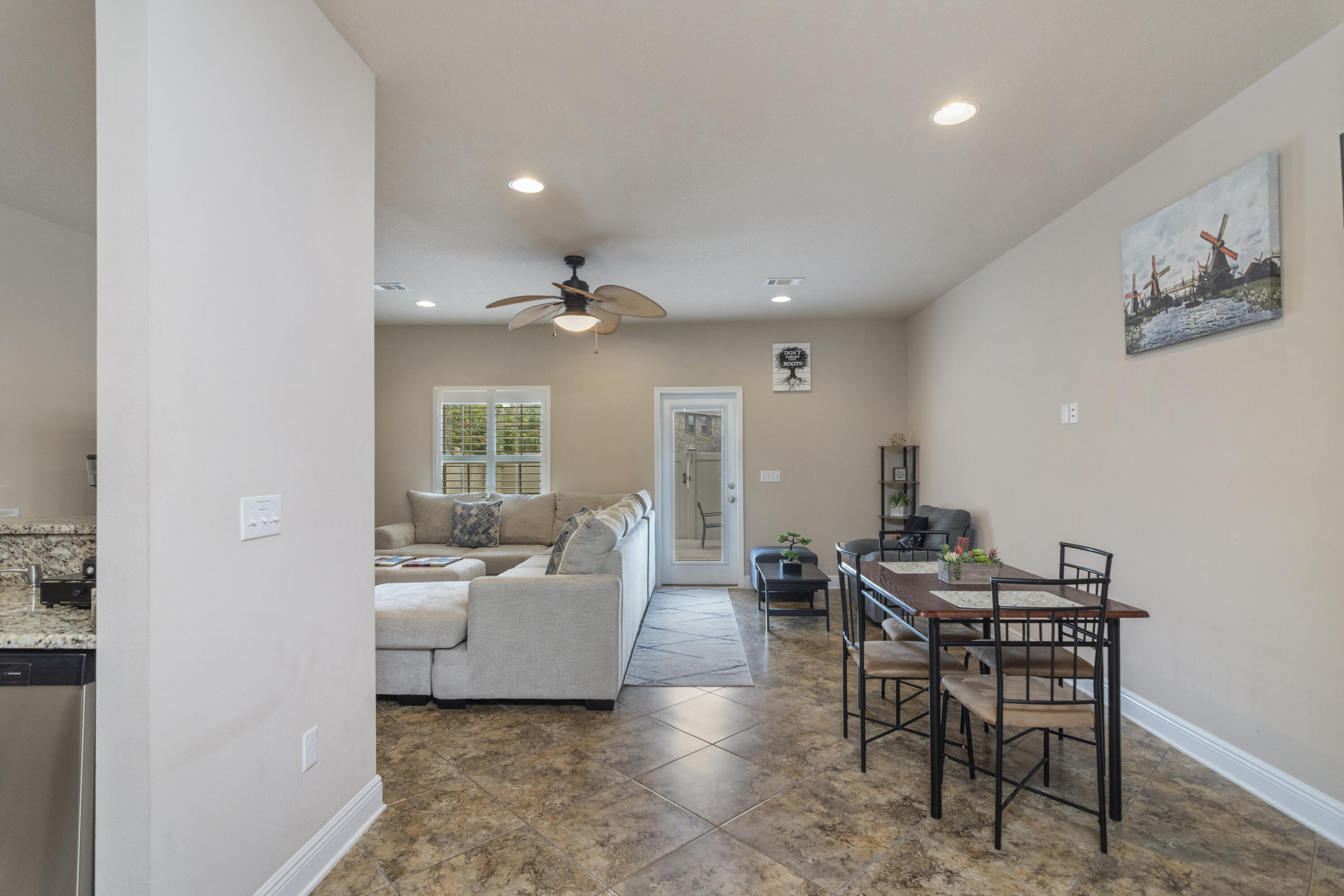 RESERVE POINTE - Residential