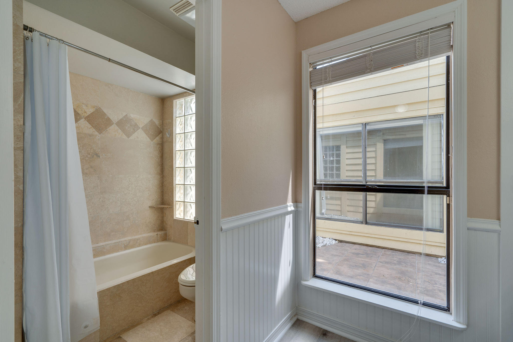 L'ATRIUM - Residential Lease