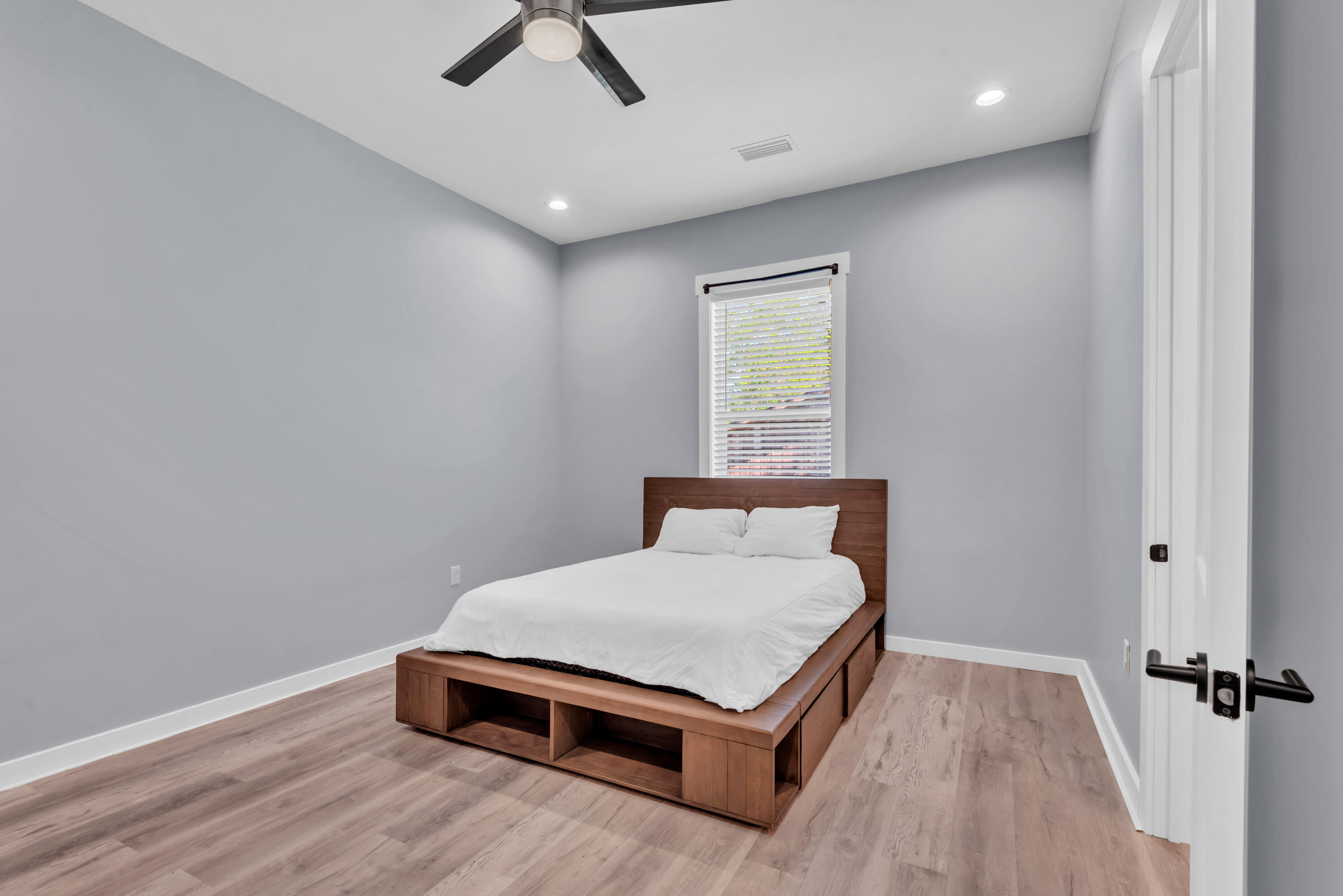 HOLIDAY SHORES EST 4TH ADDN - Residential