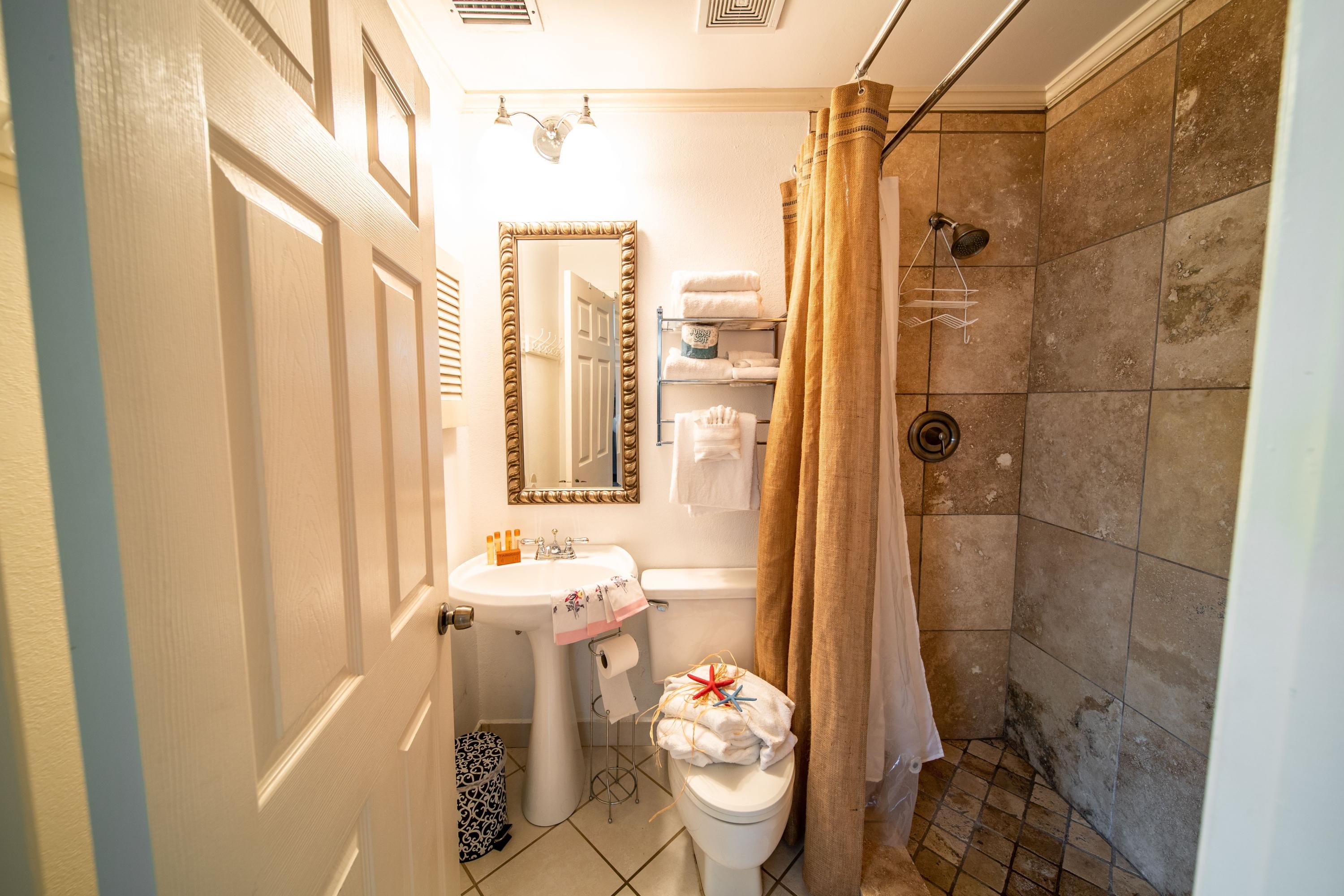 BAYOU VILLAGE CONDO PH 1 - Residential