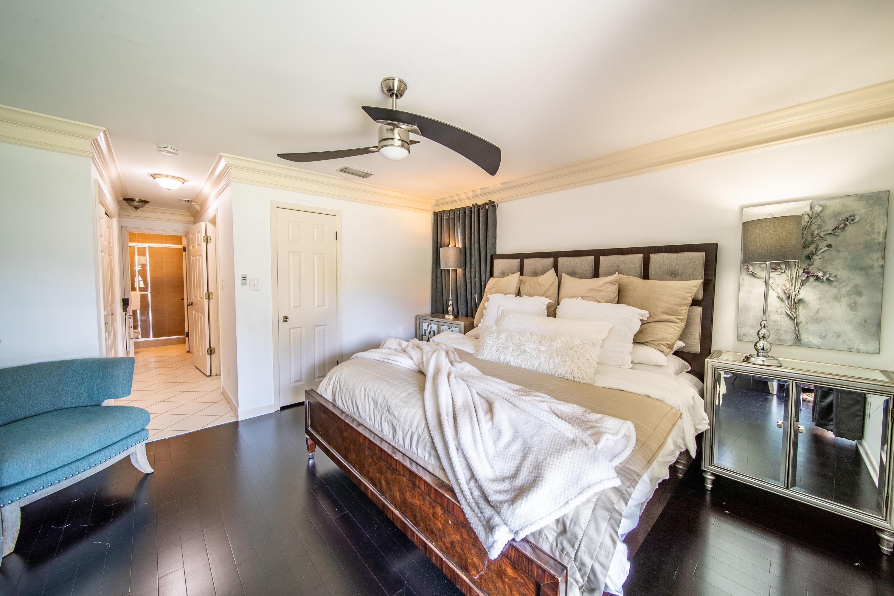 BAYOU VILLAGE CONDO PH 1 - Residential