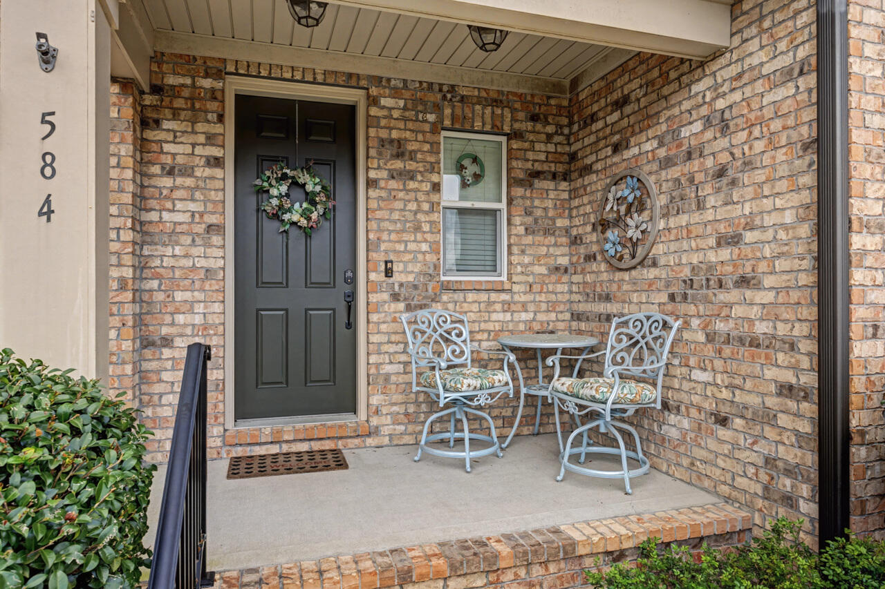 HAWK'S LANDING - Residential