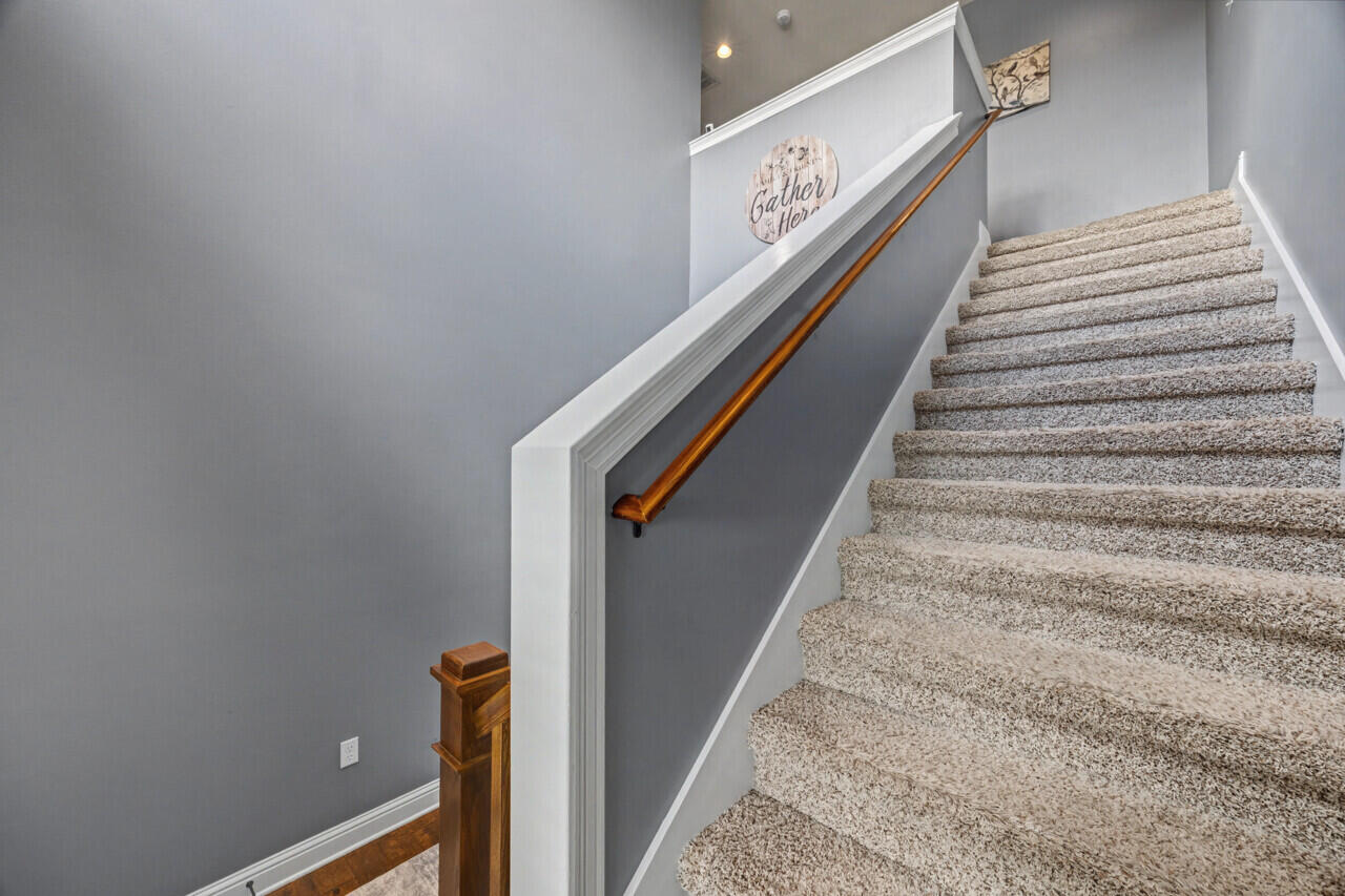 HAWK'S LANDING - Residential