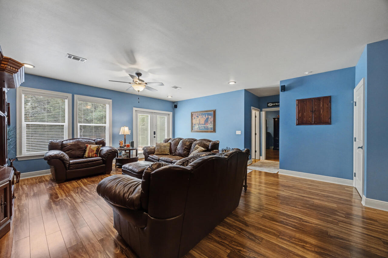 HAWK'S LANDING - Residential