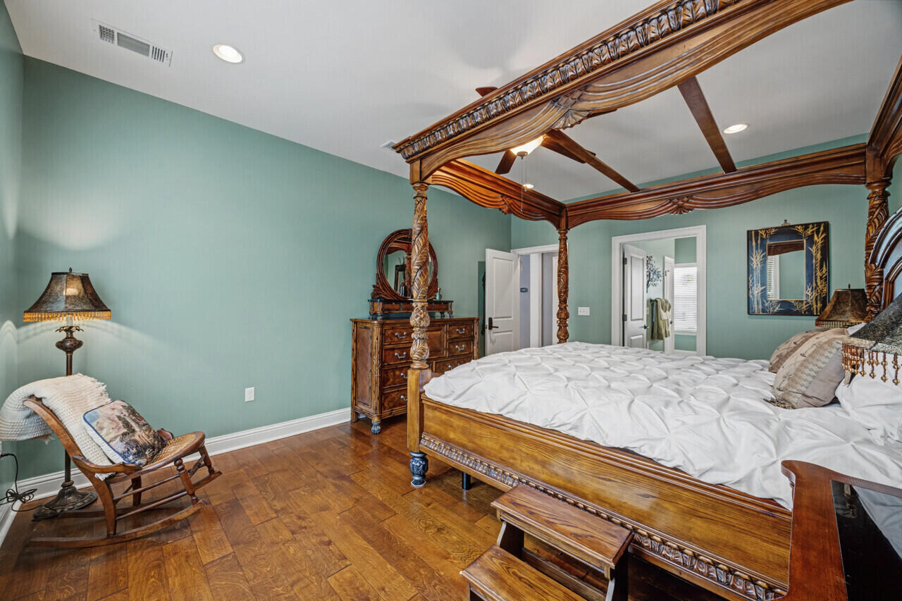 HAWK'S LANDING - Residential