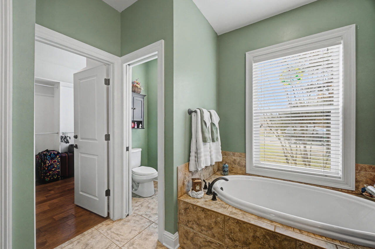 HAWK'S LANDING - Residential