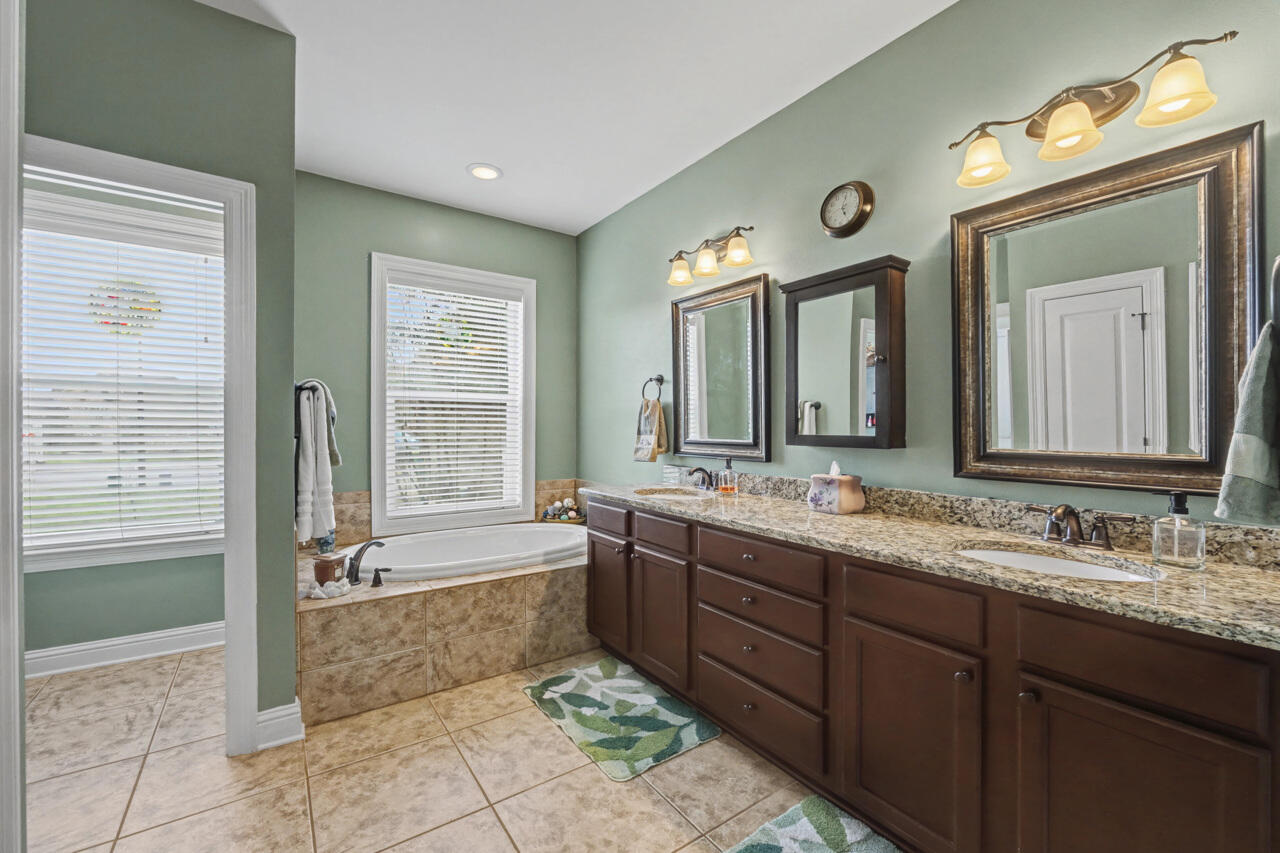 HAWK'S LANDING - Residential