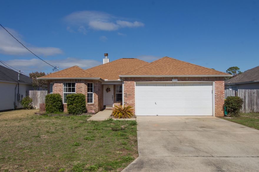 This 3 bedroom 2 bath home was built by Jimmy Henderson Construction. Located less than 4 miles from Hurlburt Field providing a stress free commute and quick access to 98. Updates include new roof (2016) and HVAC (2014). Call today to schedule your private showing.