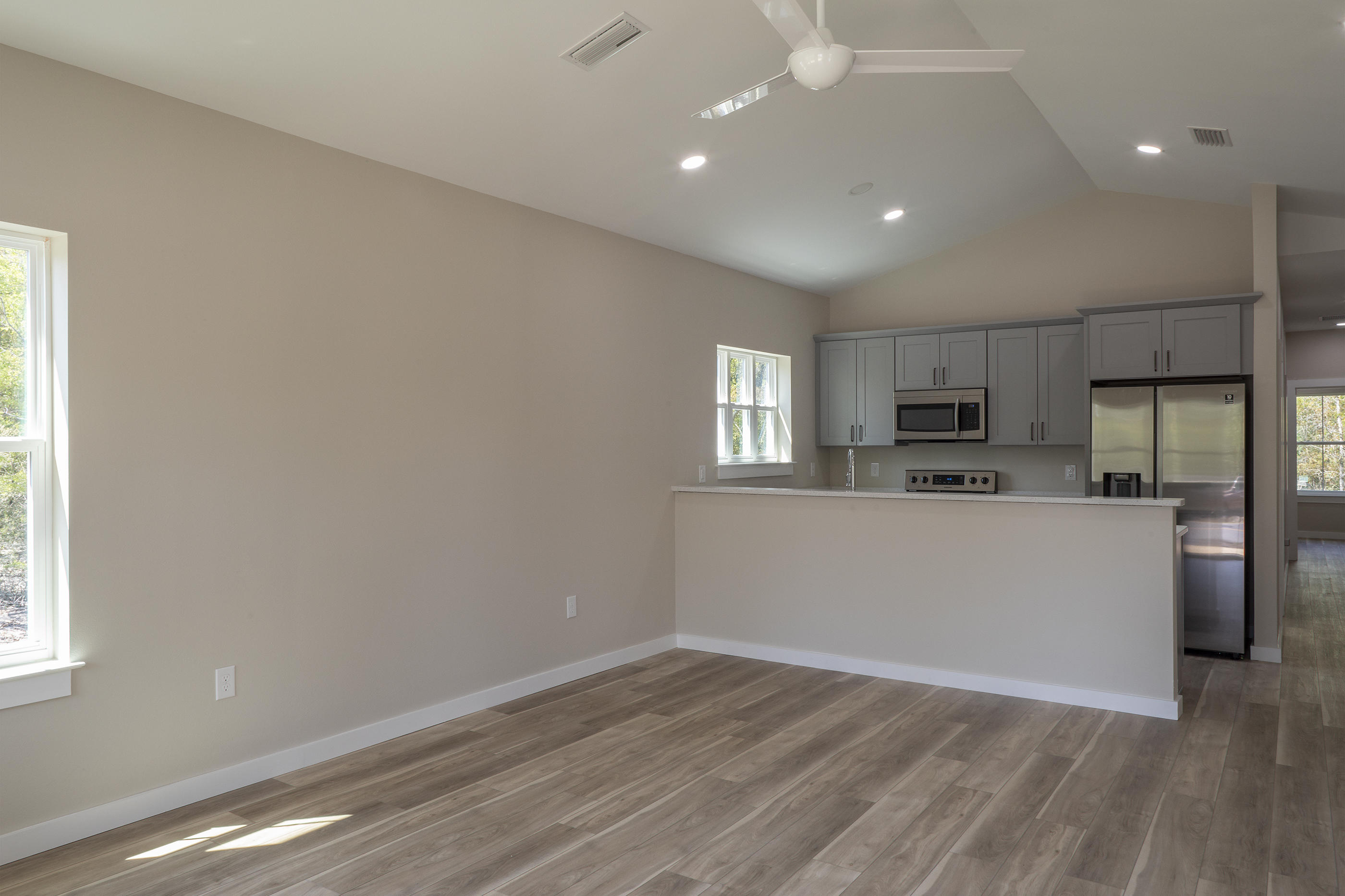 OAKWOOD LAKES ESTATES - Residential