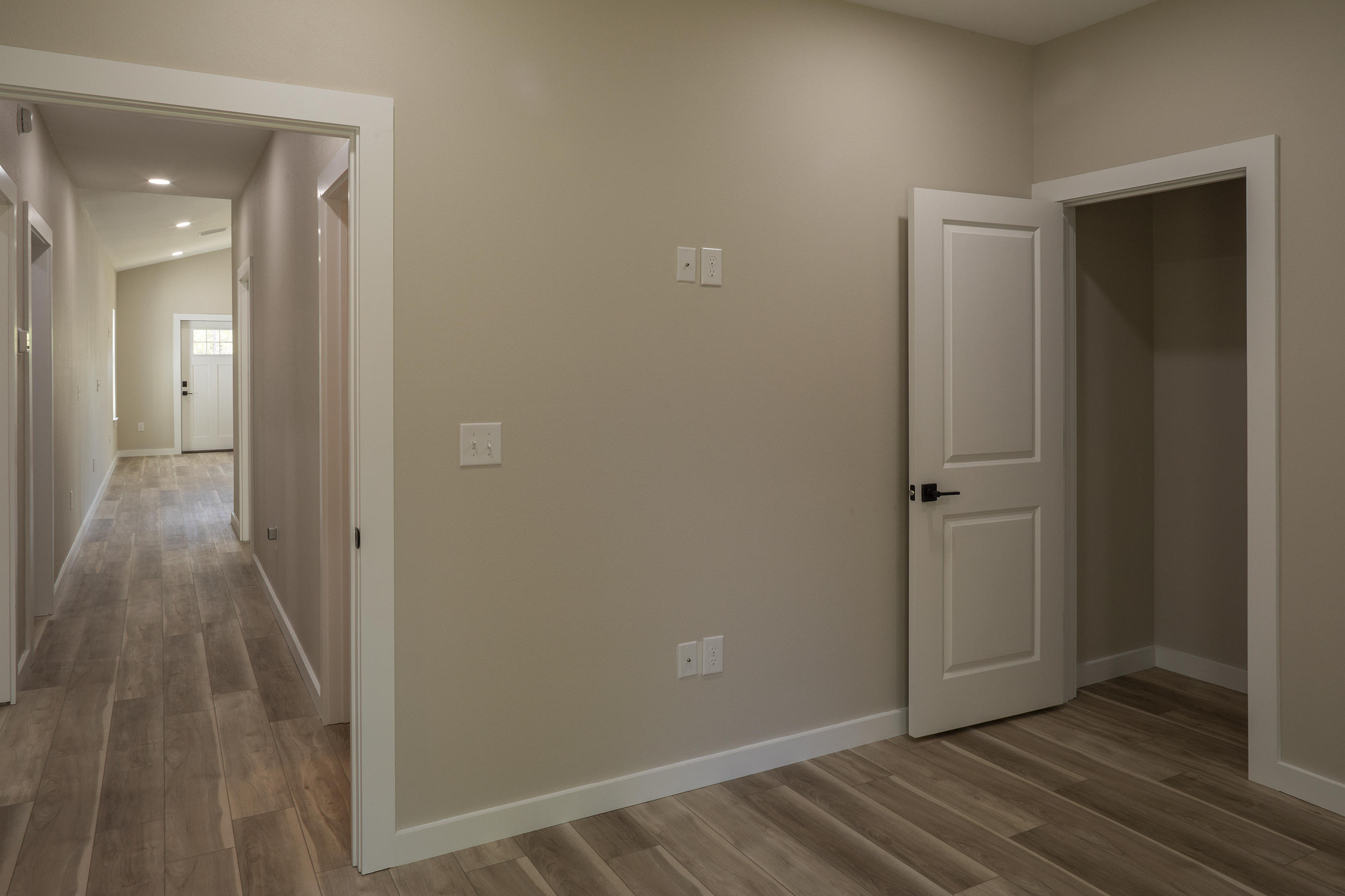 OAKWOOD LAKES ESTATES - Residential