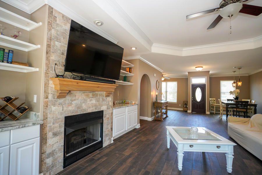 Emerald Lakes - Residential