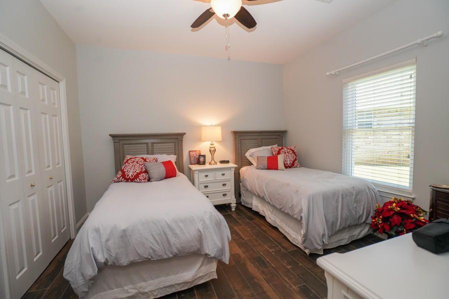 Emerald Lakes - Residential