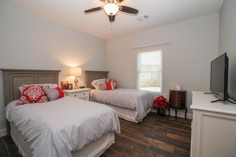 Emerald Lakes - Residential