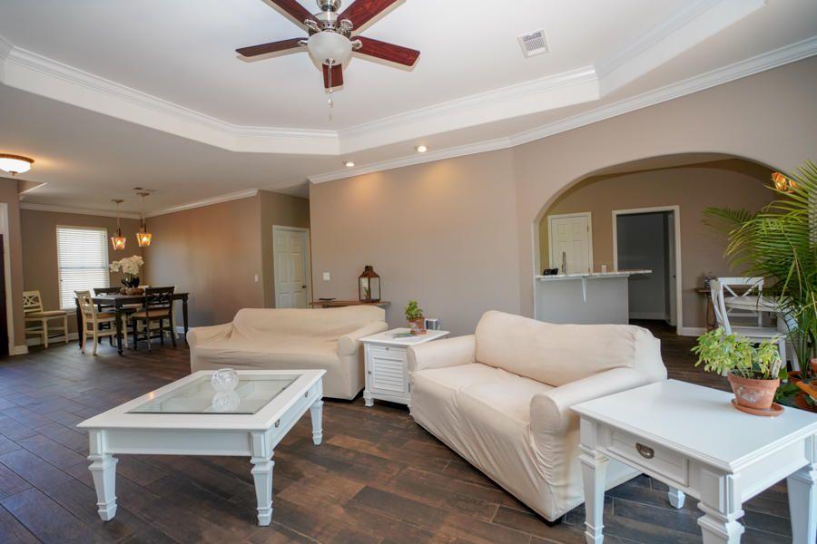 Emerald Lakes - Residential