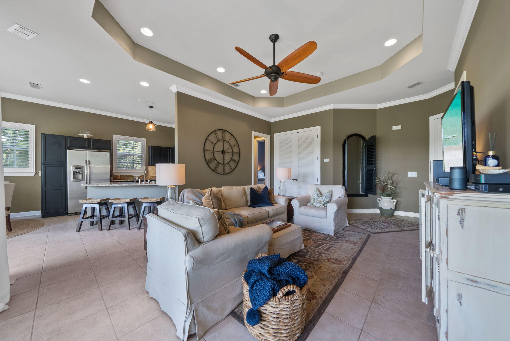 CRYSTAL COVE - Residential