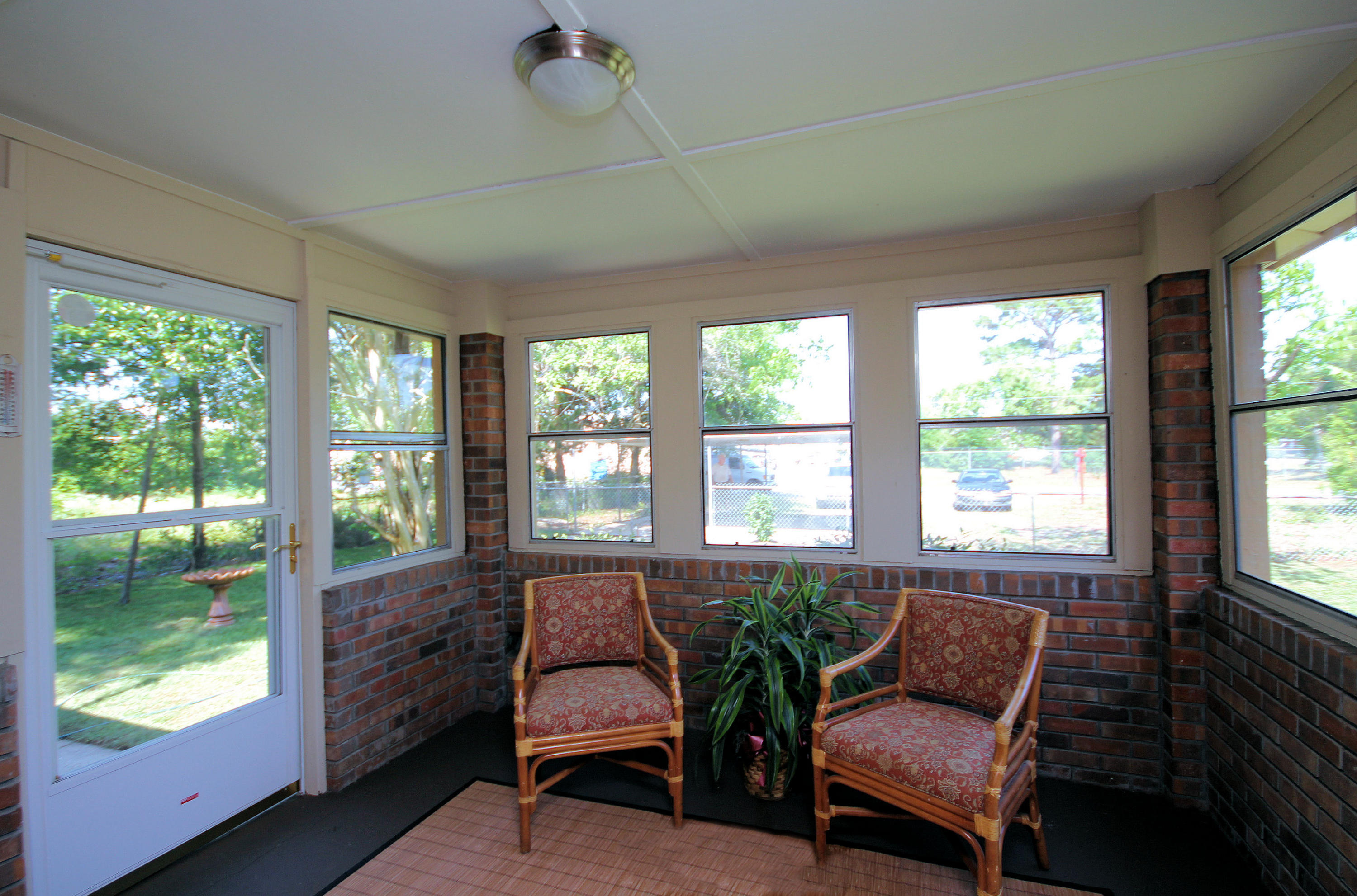 SCHOOLVIEW - Residential