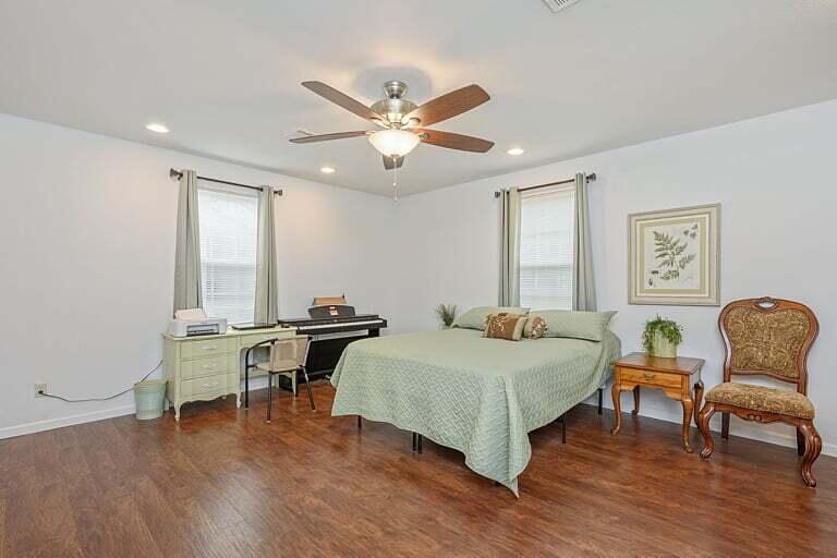 WYSTERIA MANOR - Residential