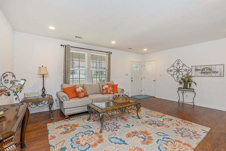 WYSTERIA MANOR - Residential