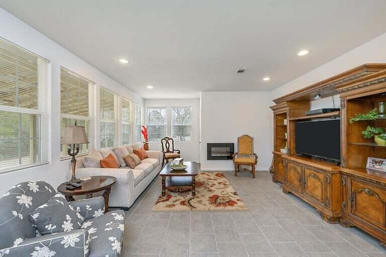 WYSTERIA MANOR - Residential