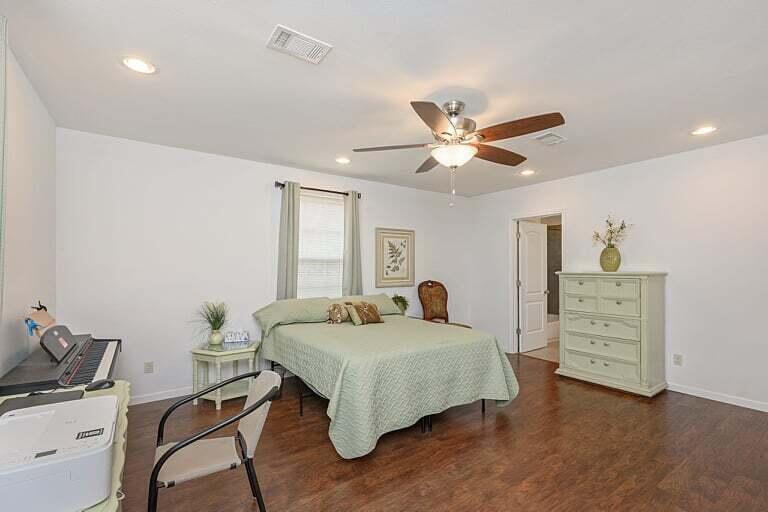 WYSTERIA MANOR - Residential