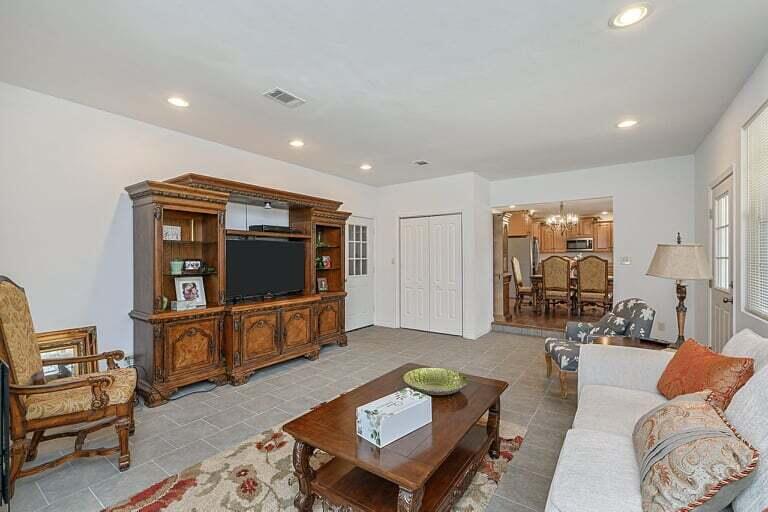 WYSTERIA MANOR - Residential