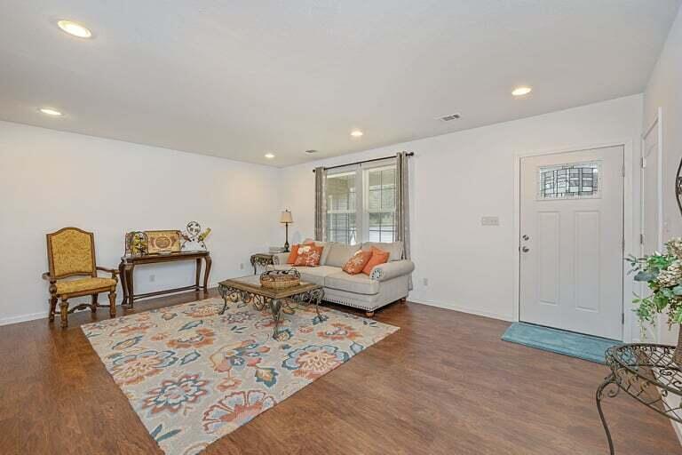 WYSTERIA MANOR - Residential