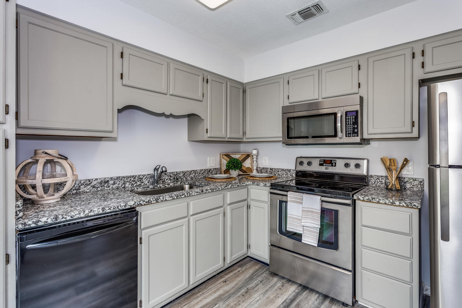 HIDDEN TRAILS PH 3 - Residential