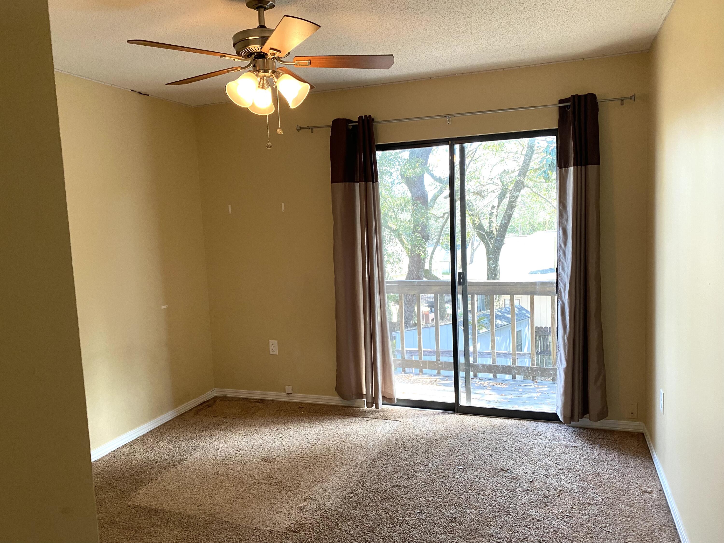 CREEKSIDE 4 - Residential Lease