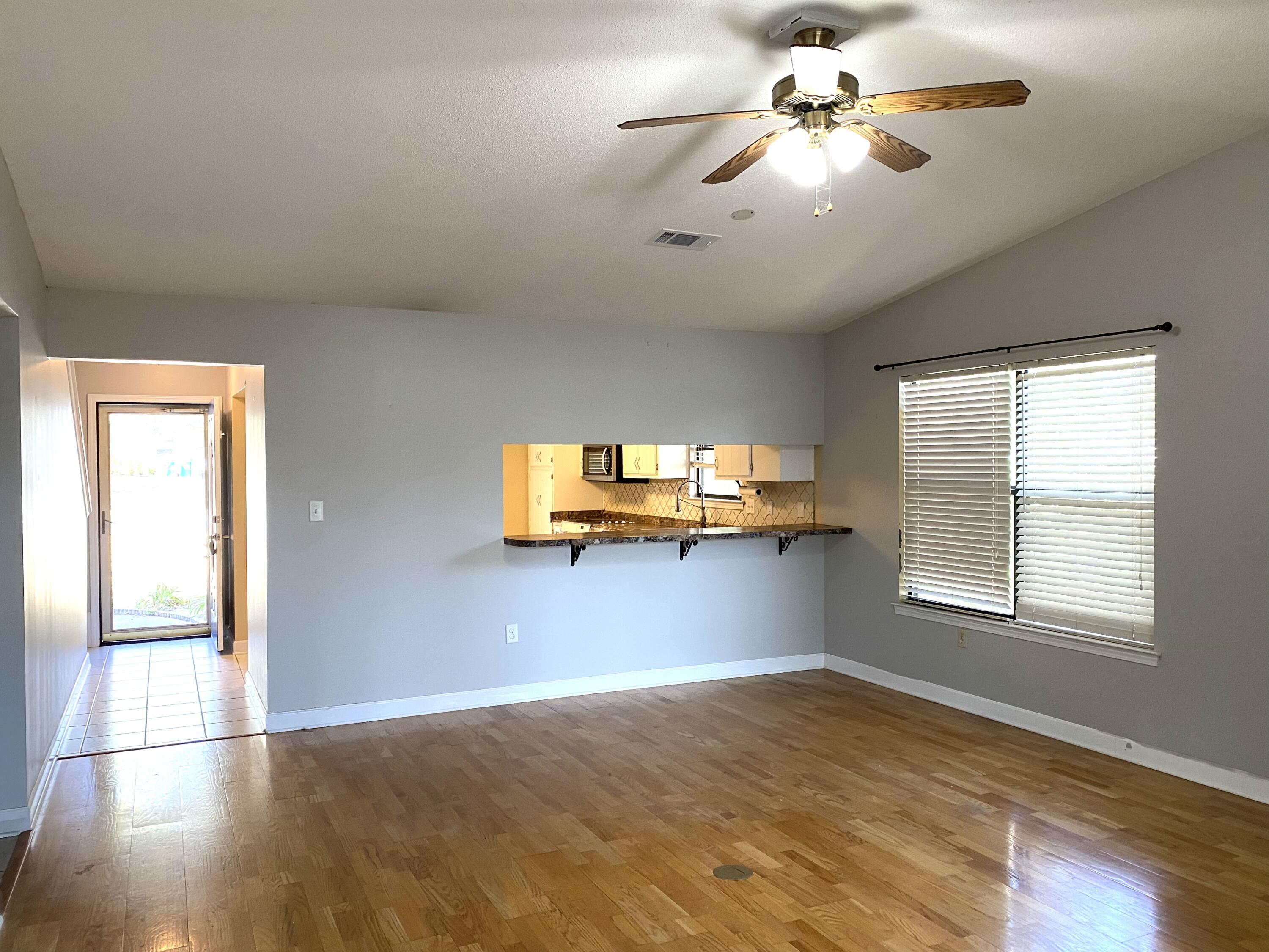 CREEKSIDE 4 - Residential Lease