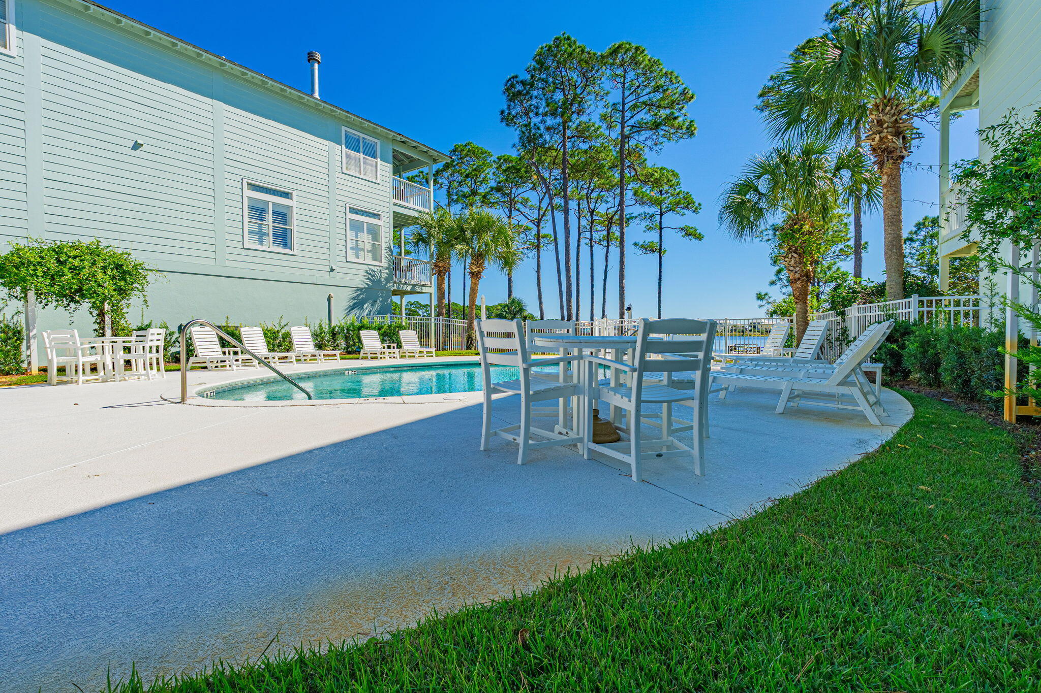 DUNE BREEZE VILLAS - Residential