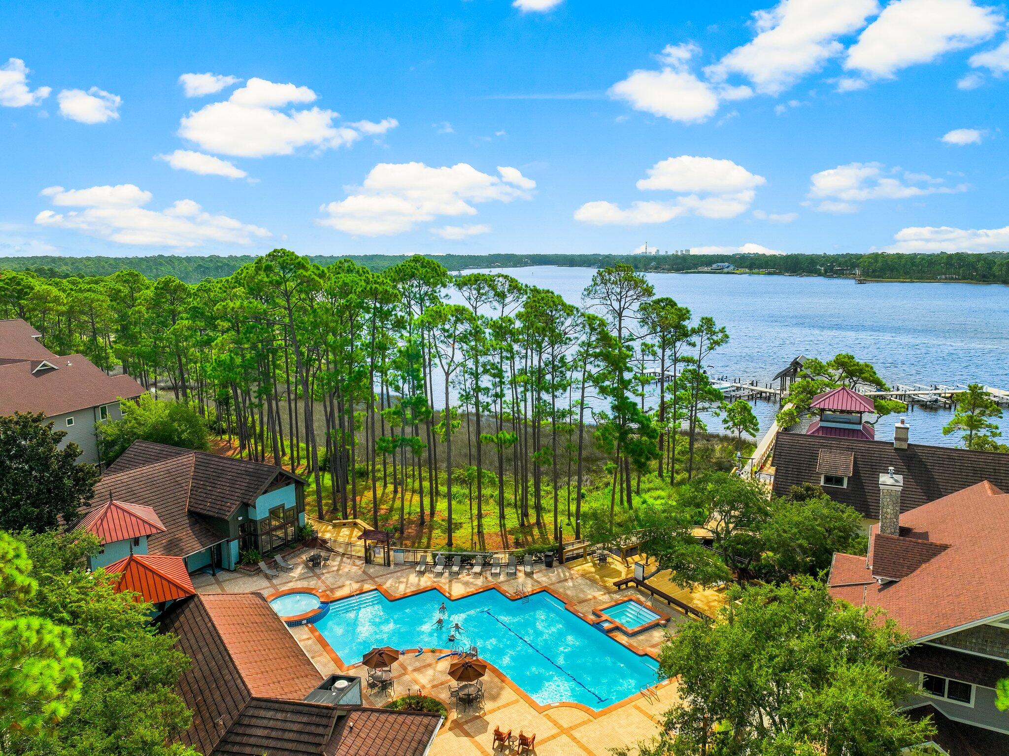 WILD HERON LAKESIDE LODGE - Residential