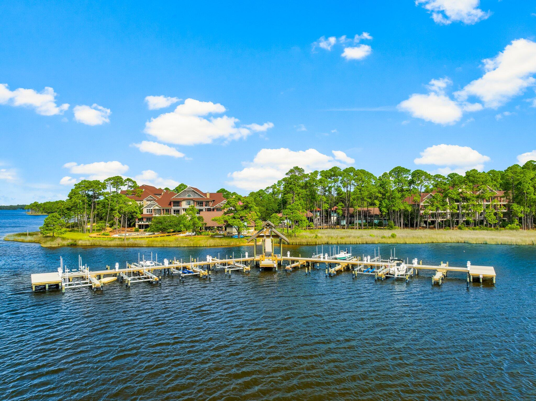 WILD HERON LAKESIDE LODGE - Residential