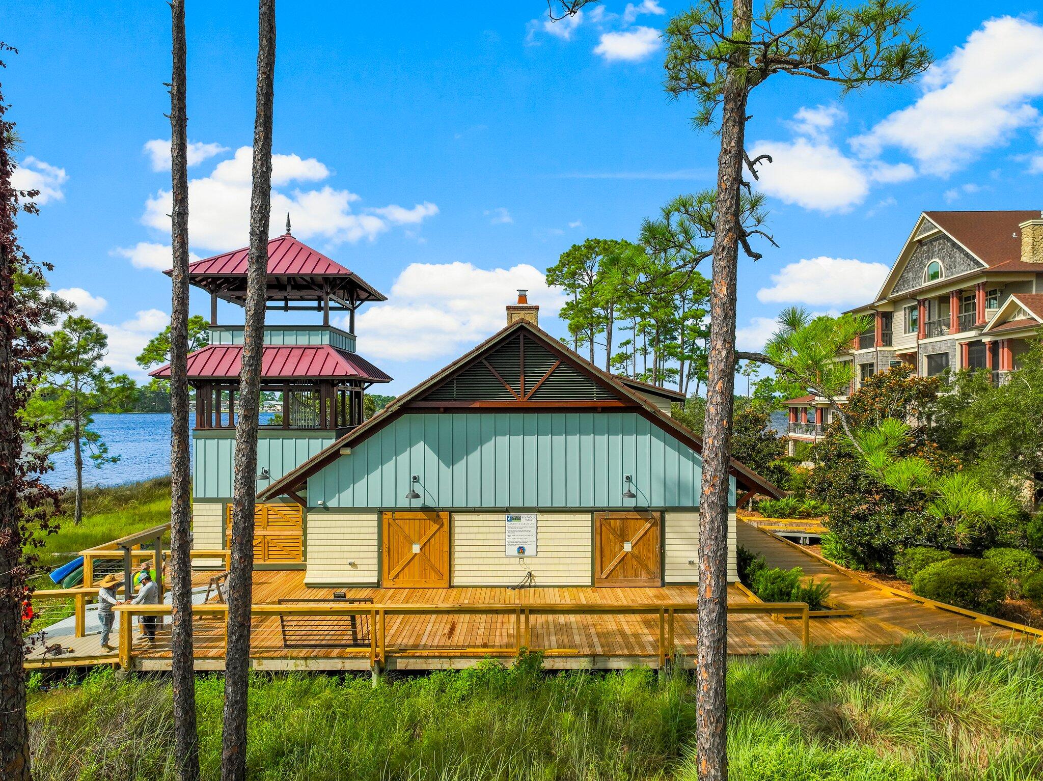 WILD HERON LAKESIDE LODGE - Residential