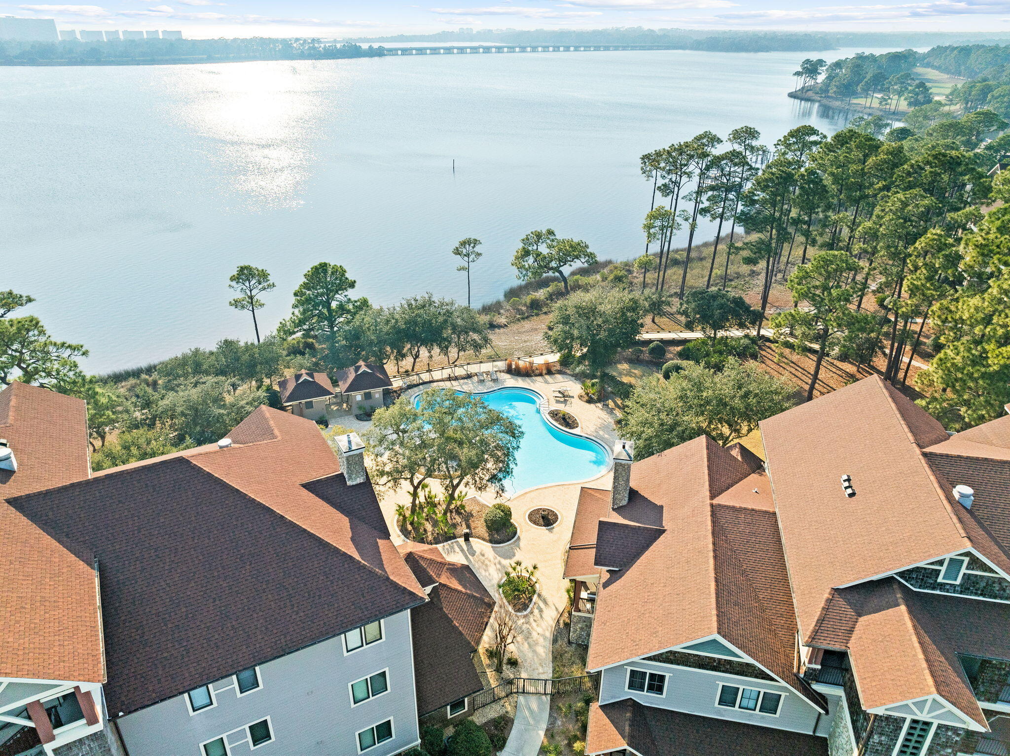 WILD HERON LAKESIDE LODGE - Residential