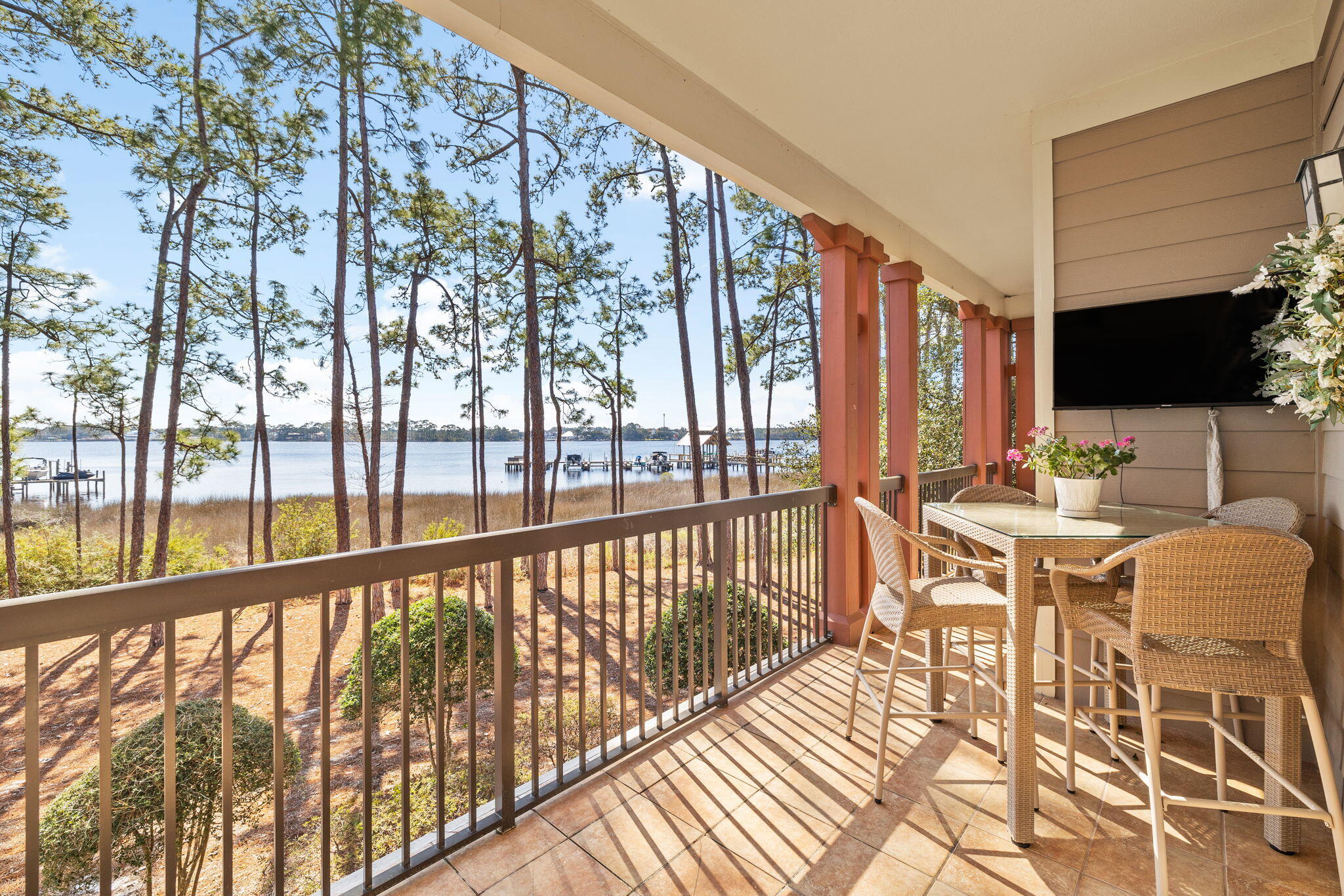 WILD HERON LAKESIDE LODGE - Residential