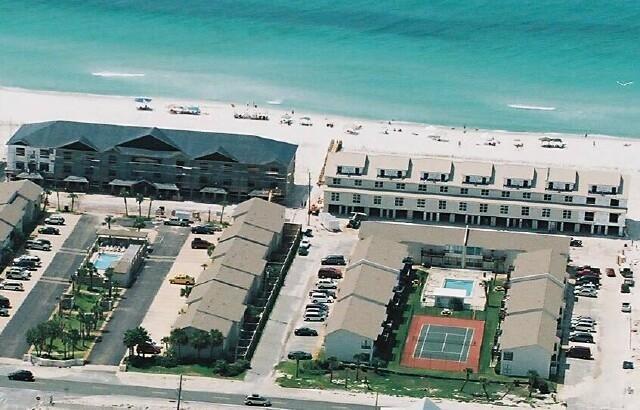 SUGAR BEACH T/H - Residential