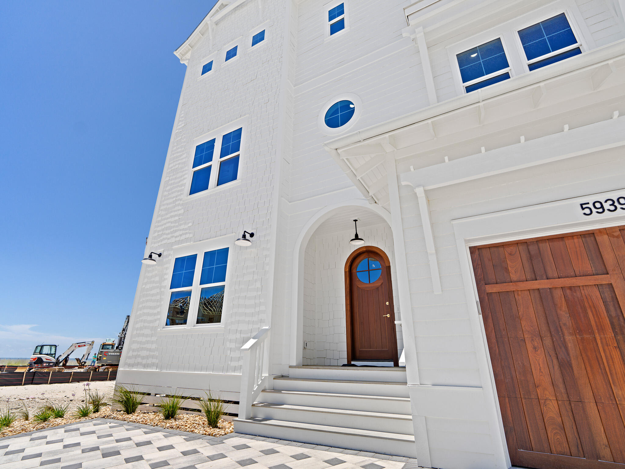 5939 Gulf Drive