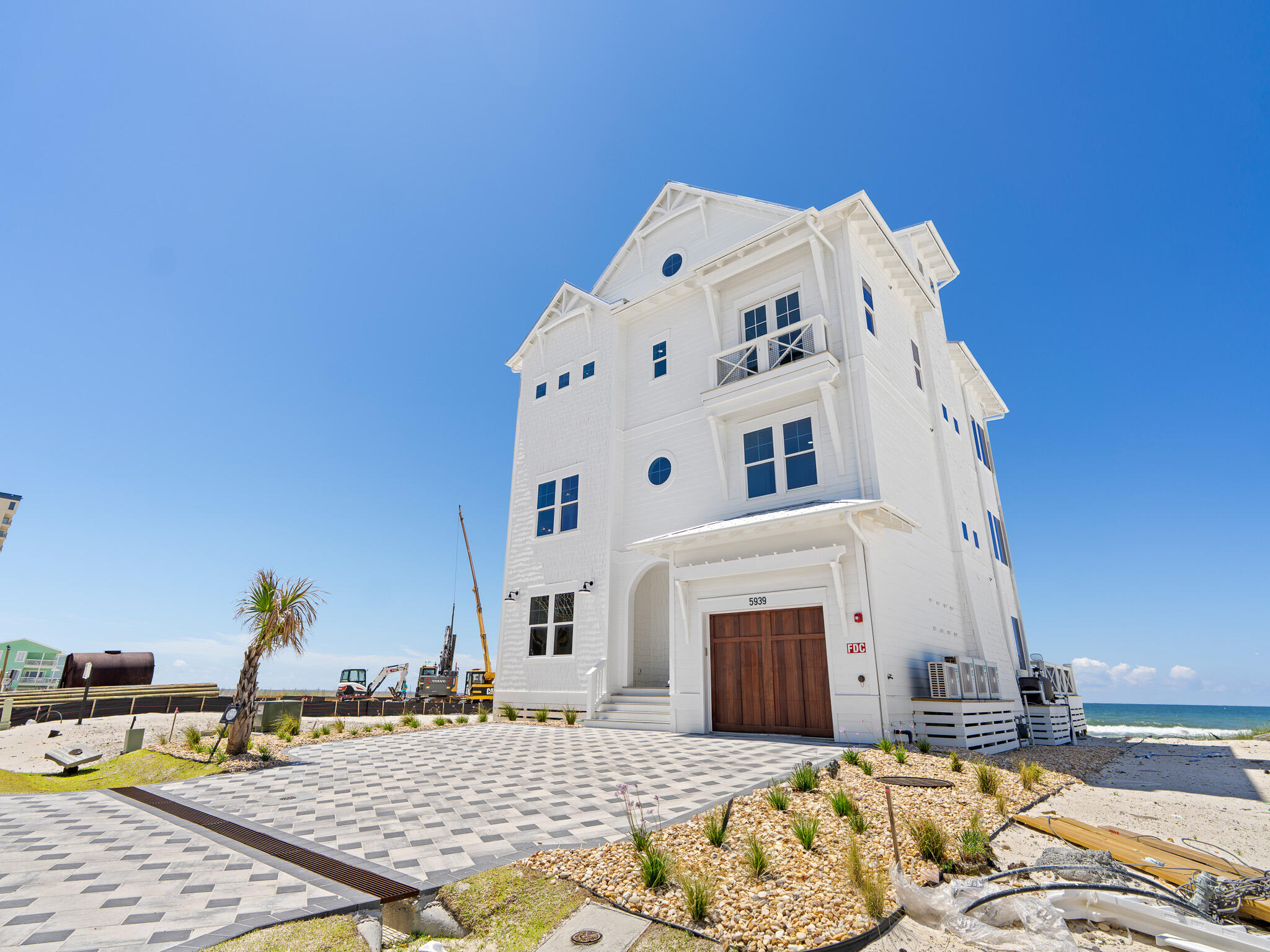 5939 Gulf Drive
