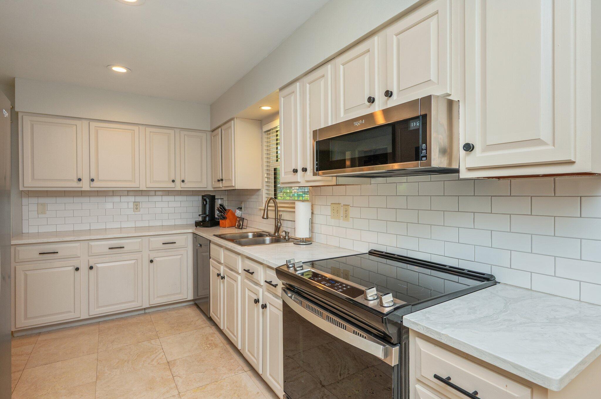 BLUEWATER BAY VILLAGE 1-B LOT 19 BLK B - Residential