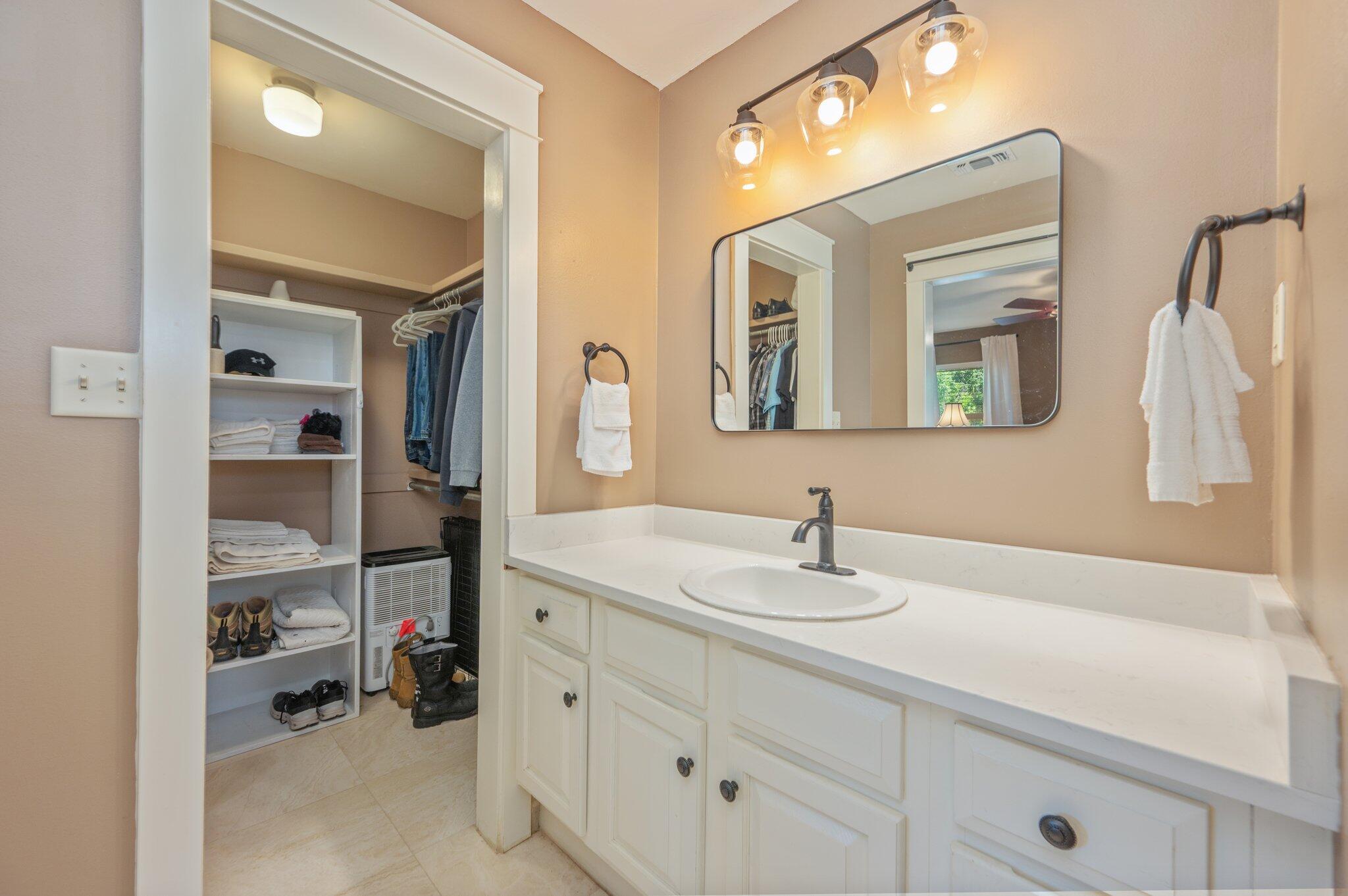 BLUEWATER BAY VILLAGE 1-B LOT 19 BLK B - Residential