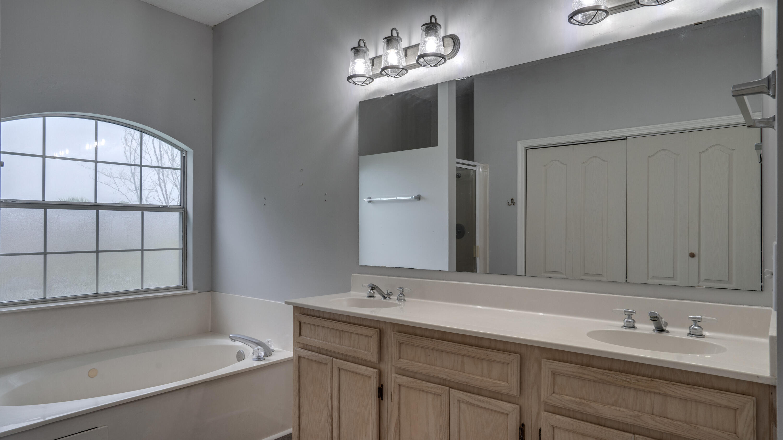 RIDGE WOOD MANOR - Residential