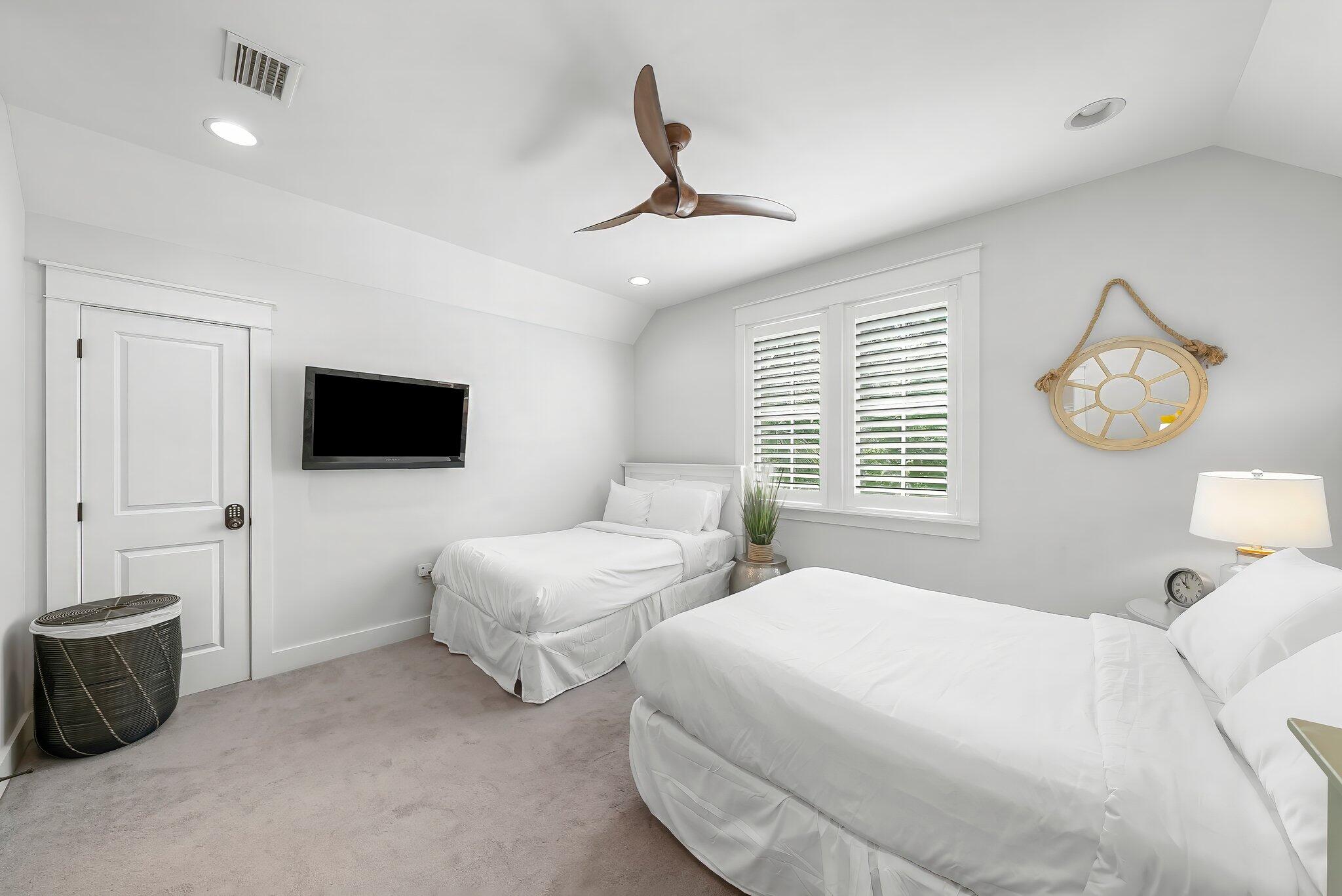 BUNGALOS AT SANDESTIN - Residential